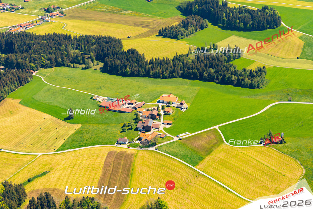Das Luftbild zeigt : Herings Wald - Die Luftaufnahme wurde 2024 vom UL-Flugzeug aus erstellt ( keine Drohne ) - Hochauflösende Luftaufnahme - Für grossformatige Ausdrucke geeignet. Die Geschenkidee !Mit Lizenz und Bildrechte bestellbar