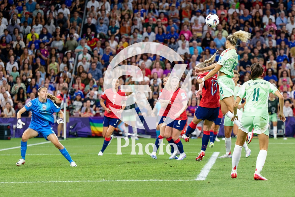 Norway v Italy - UEFA Women's EURO 2025 Quarter-Final | GENEVA, SWITZERLAND - JULY 16: Emma Severini of Italy jumps for a header  during the UEFA Women's EURO 2025 Quarter-Final match between Norway and Italy at Stade de Geneve on July 16, 2025 in Geneva, Switzerland. (Photo by Giuseppe Velletri/Sports Press Photo/Getty Images)