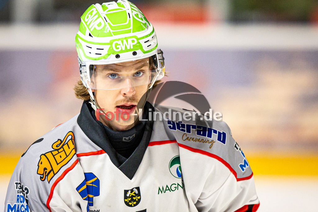 EHC Königsbrunn PINGUINE gegen TSV Peißenberg MINERS | Eishockey Bayernliga Herren Playoffs Viertelfinale 2024/25 - Spiel 5 von 7, EHC Königsbrunn PINGUINE gegen TSV Peißenberg MINERS, 20250218,Ryan MURPHY (MINERS 15) beim Aufwärmen, Portrait,2025-02-18 in Königsbrunn (Eisstadion Königsbrunn)Ryan MURPHY (MINERS 15)Copyright: WolfgangxLindner foto-lindner.de