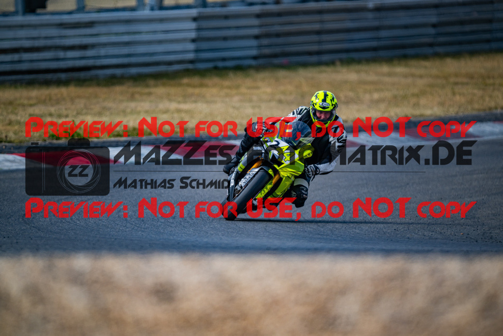 MaZZes_FotoMatrix_230719_9377 | WEISS