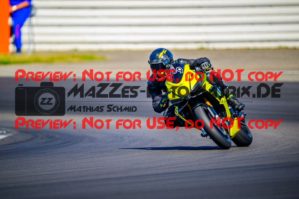 MaZZes_Fotomatrix_20250519_6007705_9001 | GELB