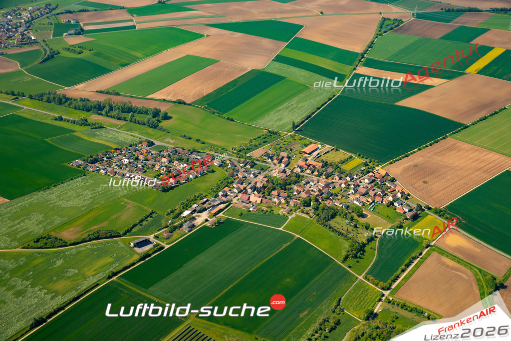 Das Luftbild zeigt : Püssensheim Prosselsheim - Die Luftaufnahme wurde 2024 vom UL-Flugzeug aus erstellt ( keine Drohne ) - Hochauflösende Luftaufnahme - Für grossformatige Ausdrucke geeignet. Die Geschenkidee !Mit Lizenz und Bildrechte bestellbar