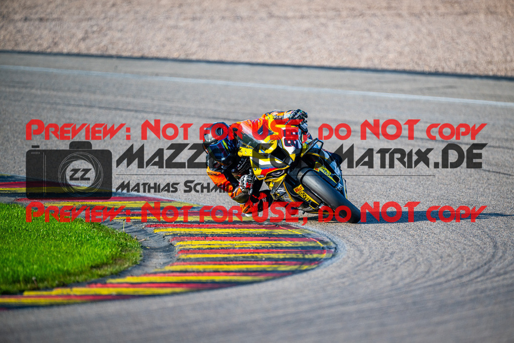MaZZes_FotoMatrix_240504_6007705_5977 | STK1000