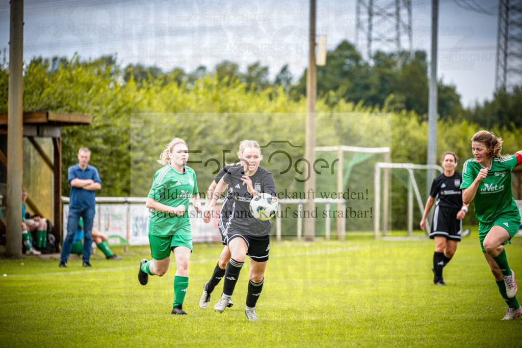 SG Bohmte/Ostercappeln/Schwagstorf - SG Hollenstede / Schwagstorf | Fr.-BZL Weser-Ems Süd · 1. Damen - SG Hollenstede / Schwagstorf · Sportplatz - Realisiert mit Pictrs.com