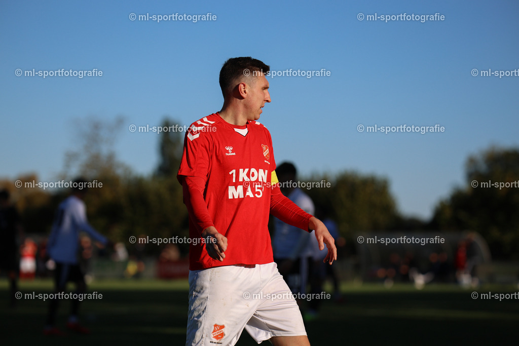 Fußball I Herren I Saison 2025/2026 I Oberliga Schleswig-Holstein I 13. Spieltag I SV Eichede - Heider SV | ml-sportfotografie - Realisiert mit Pictrs.com