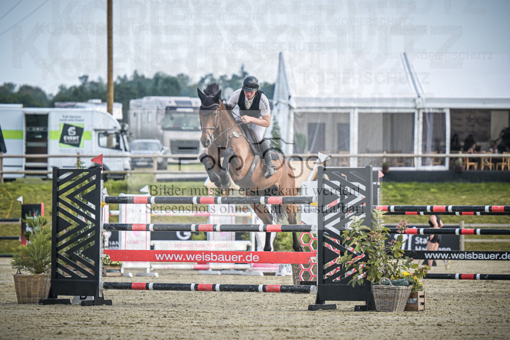 DOS_0339 | Entdecke hochwertige Reitturnierfotos von Foto Oger. Professionell, emotional und authentisch – jetzt Lieblingsmomente im Shop bestellen.Deutschlandweite Turnierfotografie. - Realisiert mit Pictrs.com