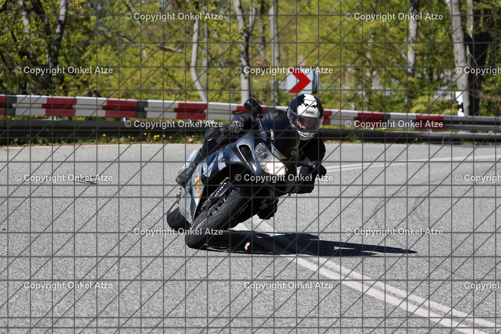 IMG_7733 | Fotograf am Kyffhäuser. Onkel Atze. Kyffhäuser Rennstrecke. Café36. Motorsportfotografie. - Realisiert mit Pictrs.com