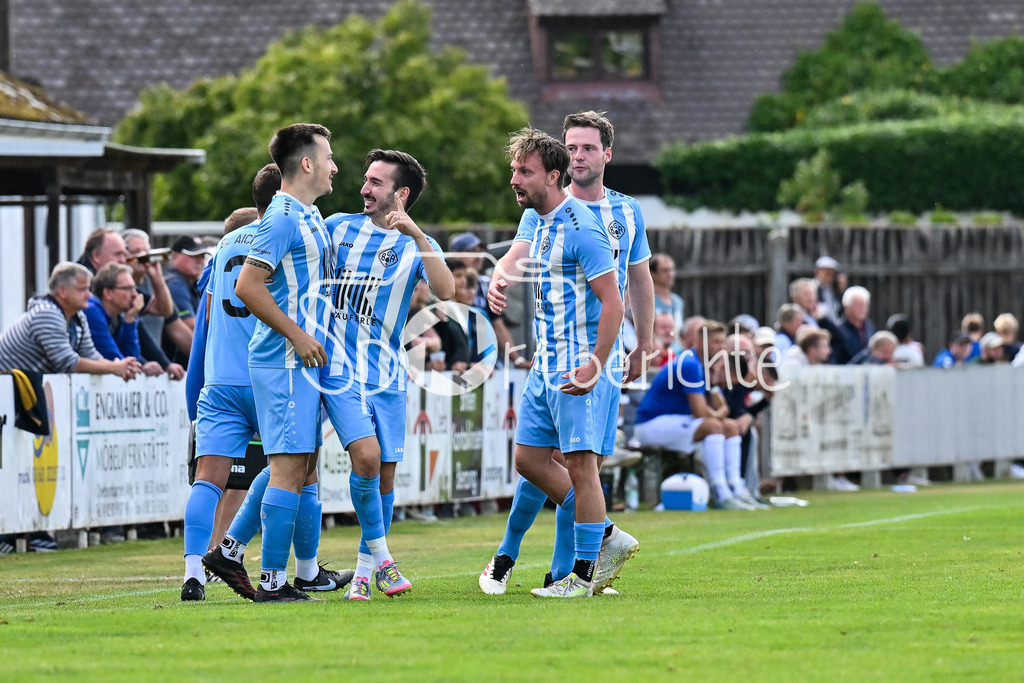 BC Aichach - SC Griesbeckerzell | Jubel nach 1-0 Aichach 9 / Markus WEHREN