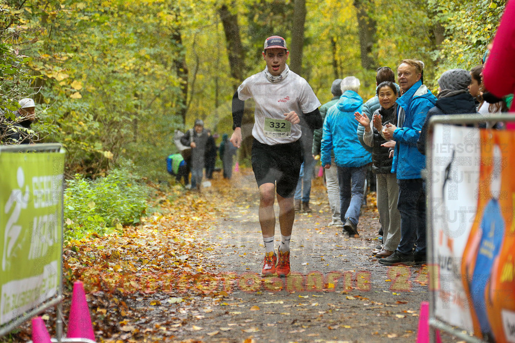 251026_1230_EX1_0541 | Sportfotografie im Rhein-Sieg Kreis, Köln, Bonn, NRW, Rheinland Pfalz, Hessen, etc. Unser Tätigkeitsfeld umfasst den Laufsport vom Volkslauf über den Marathon, Duathlon, Triathon bis zum Ultralauf wie Kölnpfad Ultra oder Schindertrail.