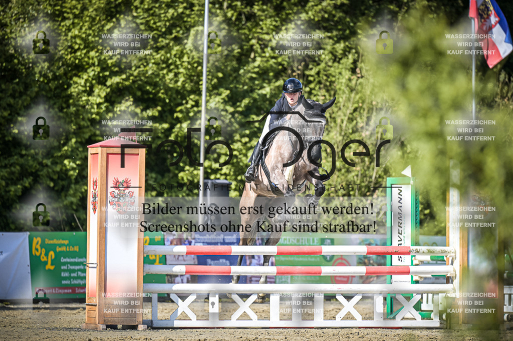 DOS_7728 | Entdecke hochwertige Reitturnierfotos von Foto Oger. Professionell, emotional und authentisch – jetzt Lieblingsmomente im Shop bestellen.Deutschlandweite Turnierfotografie. - Realisiert mit Pictrs.com