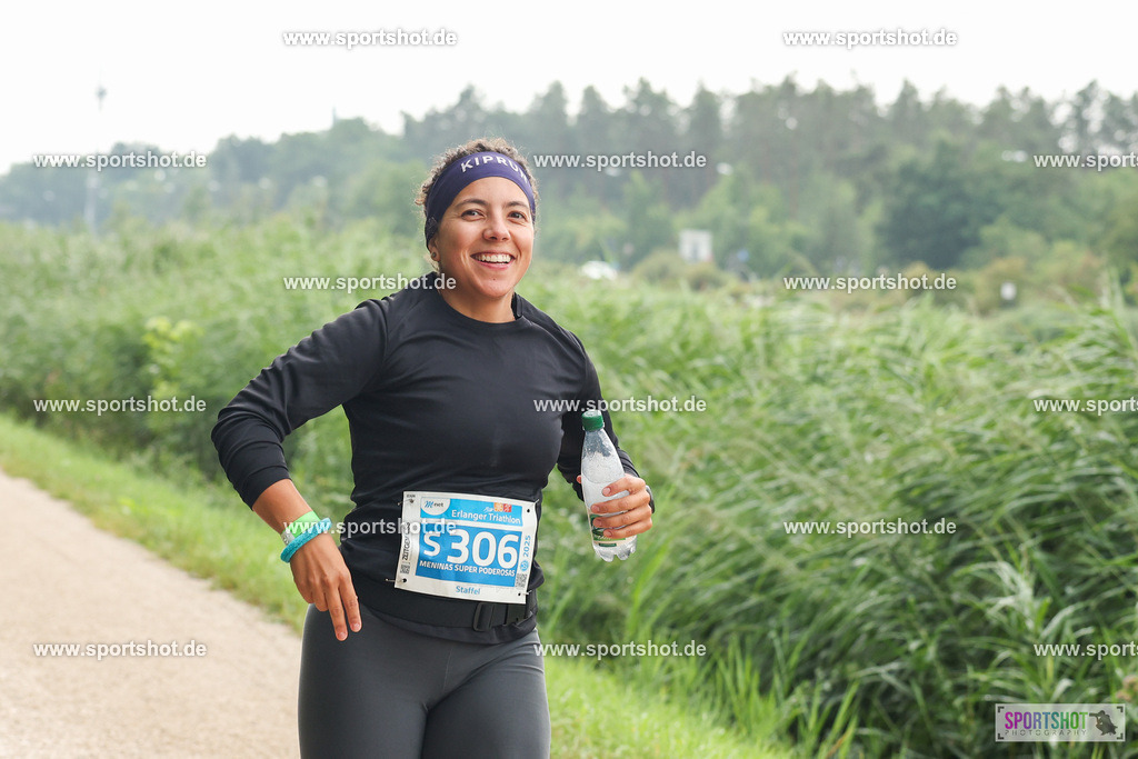 LUR_1726 | 34. M-net Erlanger Triathlon 2025 #erlangertriathlon  #mnettriathlon2025 #mnettriathlon #team #olympischedistanz #mitteldistanz #triathlon #maindonaukanal  #erlangertriathlon2025 #yourpictrs #tv1848 #tv1848erlangen  #triathlonbayern #sportinerlangen #demsportverbunden #sportshot_your_pictrs Copyright: www.sportshot.de
