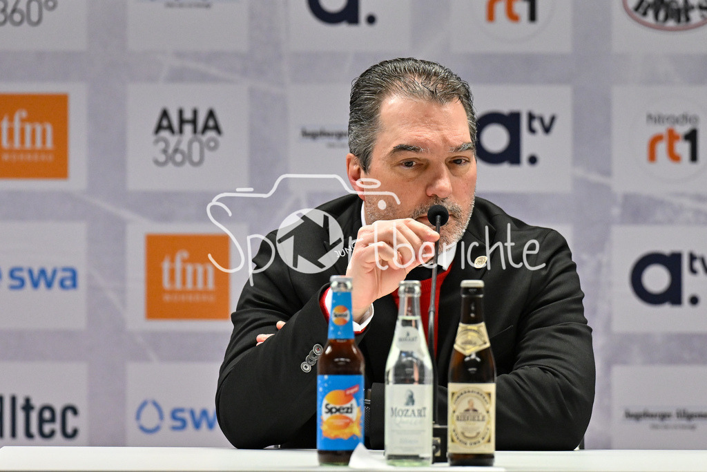 Augsburger Panther - Fischtown Pinguins | im Bild Larry MITCHELL Headcoach Augsburger Panther auf der Pressekonferenz nach der Partie gegen Bremerhaven / Freisteller / Einzelfoto / DEL: Augsburger Panther - Fischtown Pinguins, Curt Frenzel Stadion am 08.01.2025
