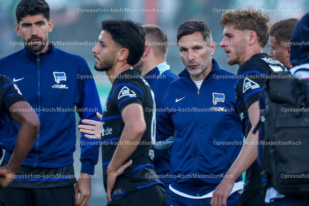 SCP09052502355 | 09.05.2025, Fußball, Preußen Münster - Hertha BSC, 2. Fußball Bundesliga, 33. Spieltag, Preußenstadion, Saison 2024 2025: Trainer Stefan Leitl (Hertha BSC) nach dem Spiel zwischen den SpielernDFB regulations prohibit any use of photographs as image sequences and or quasi-video.