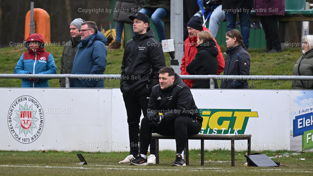 PSV Neumünster vs VfB Lübeck II - U21 | Co-Trainer Nils Voss (PSV) &amp; Trainer Dennis Buthmann (PSV) / Fußball-Oberliga Männer 2024/2025 / PSV Neumünster vs VfB Lübeck II - U21 / PSV-Stadion / Neumünster / 01.03.25 - Realisiert mit Pictrs.com