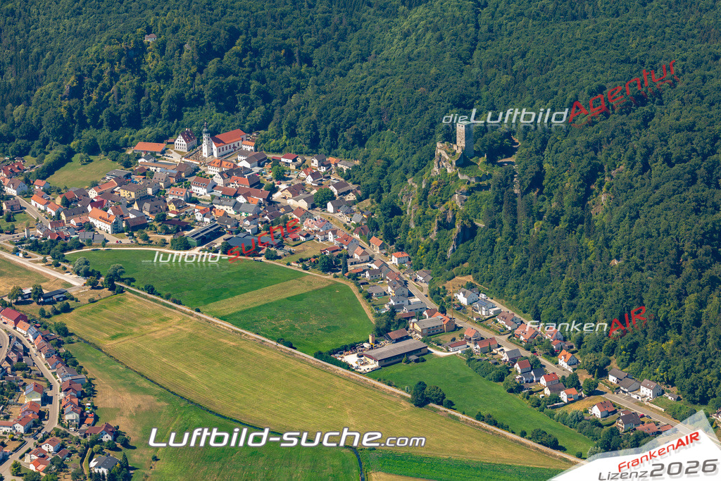 Aktuelles Luftbild von  Wellheim - Die Luftaufnahme wurde 2022 mittels UL-Flugzeug erstellt ( keine Drohne ) - hochauflösende Kamera-Systeme von  Canon -Beste Qualität - Für grossformatige Ausdrucke geeignet. Die Geschenkidee !