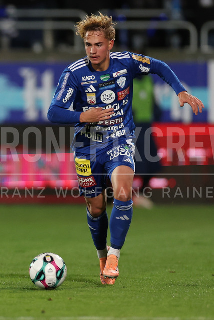 TSV Egger Glas Hartberg vs SV Oberbank Ried – Austrian Bundesliga Match | The image shows Maximilian Hennig (Hartberg), at the Bundesliga match TSV Hartberg vs SV Ried at Profertil Arena Hartberg. 22.11.2025