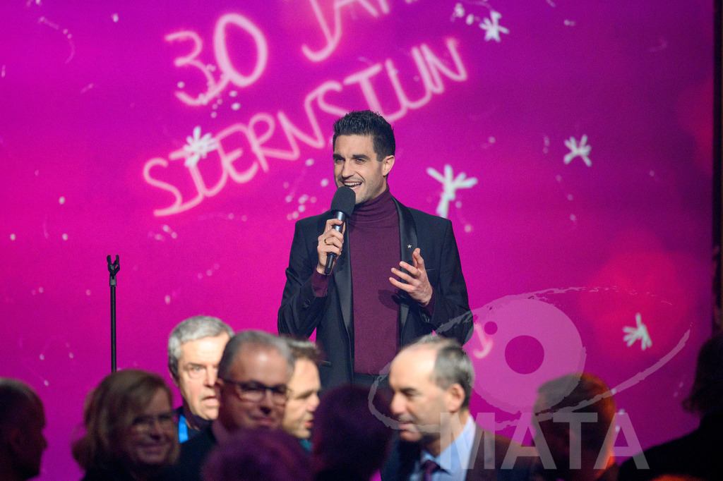 _DWA1369 | Dominik Glöbl bei '30 Jahre Sternstunden-Gala 2023' in der Frankenhalle. Nürnberg, 15.12.2023 - Realisiert mit Pictrs.com