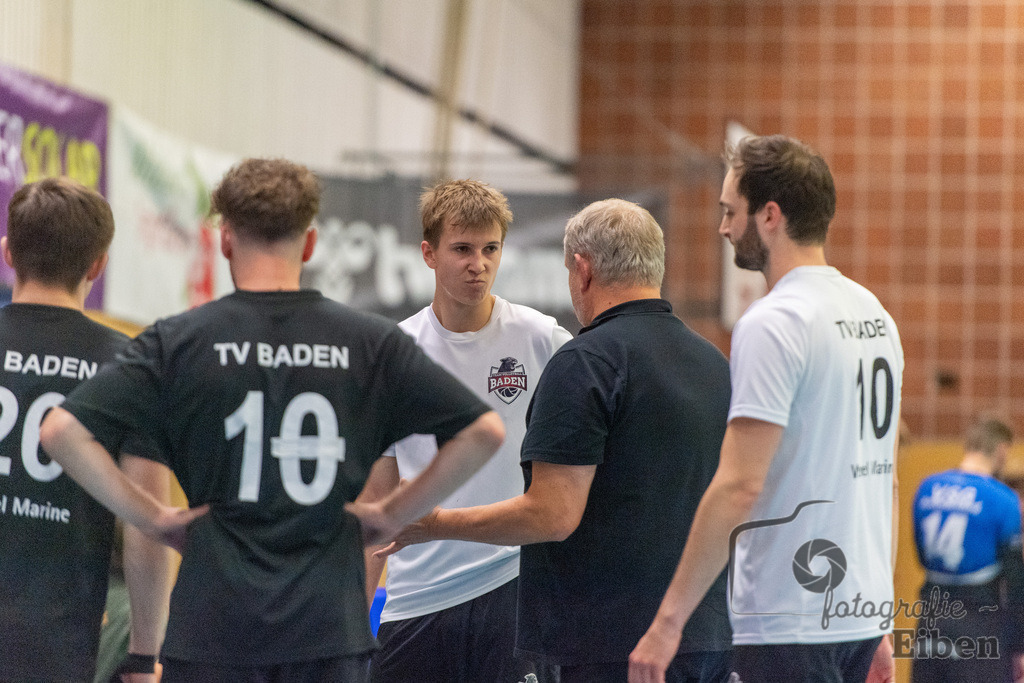 VSG Ammerland-TV Baden | Volleyball-Regionalliga; VSG Ammerland (blau)-TV Baden (weiß) am 19.10.2024; in Bad Zwischenahn (Sporthalle Schullerstraße), Photo: Philip Eiben 2024 - Realisiert mit Pictrs.com