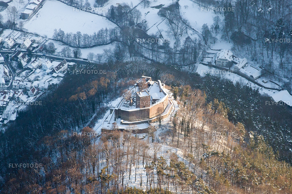 Ruine Landeck im Winter bei Schnee | Luftbild: Ruine Landeck im Winter bei Schnee in Klingenmünster im Bundesland Rheinland-Pfalz in Deutschland. Foto: IMG_36432.jpg vom 03.01.2011 durch Werner Riehm/FLY-FOTO.de - Realisiert mit Pictrs.com