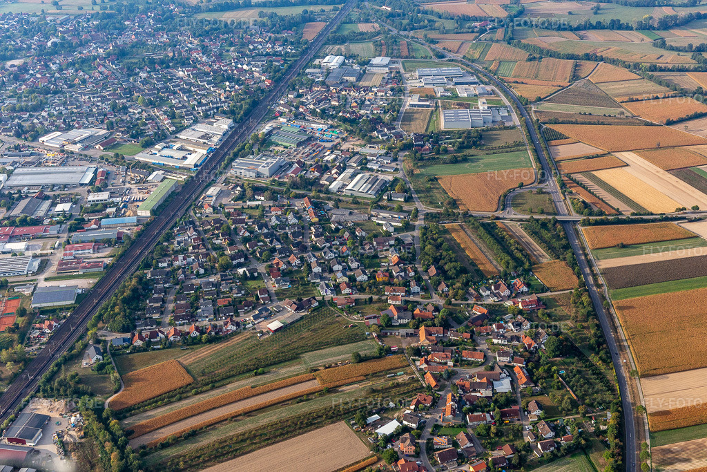 Luftbild: Industriegebiet Südwest im Ortsteil Hatzenweier in Ottersweier im Bundesland Baden-Württemberg in Deutschland. Foto: IMG_008815.jpg vom 20.09.2020 durch Werner Riehm/FLY-FOTO.de