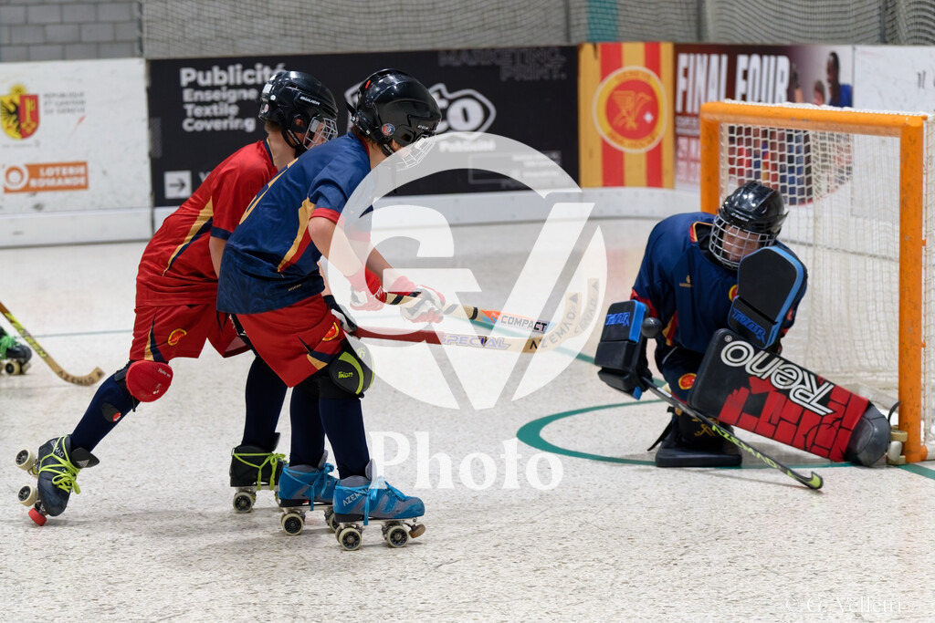 U13  - Geneve RHC v HC Munsingen W  |  during the U13  match between Geneve RHC and HC Munsingen W  at Centre sportif de la queue d'arve in Geneve, Switzerland