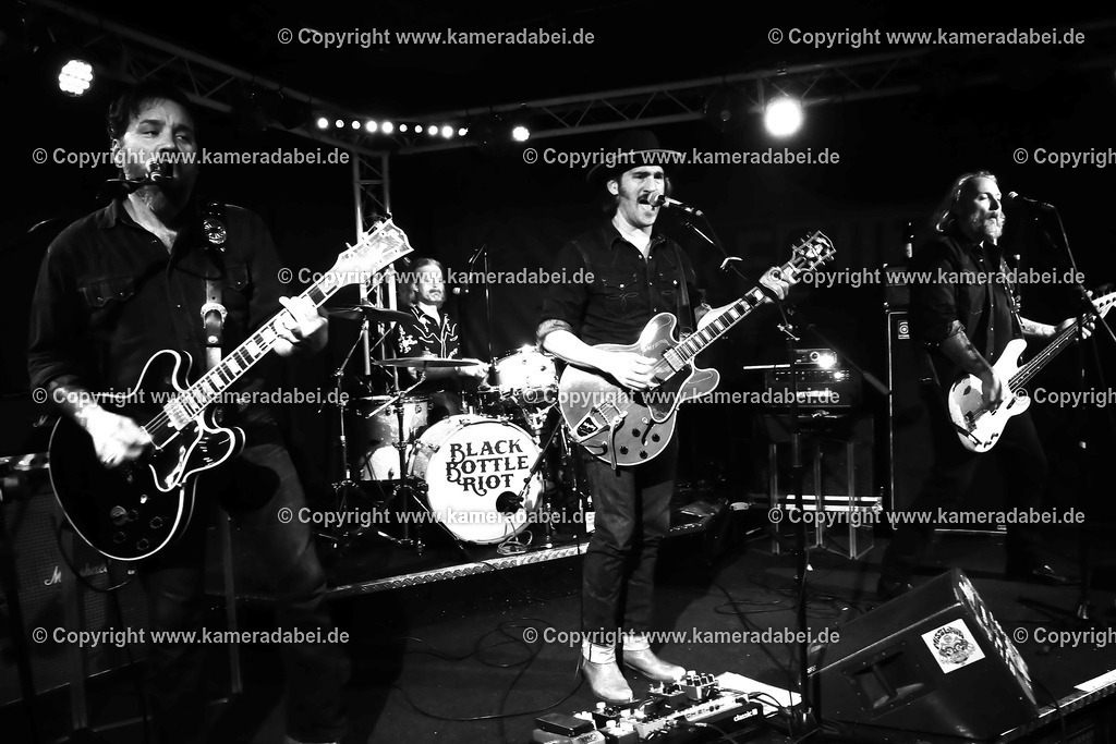 Konzert : Black Bottle Riot am 14.11.2025 im Rare Guitar in Münster | Konzert : Black Bottle Riot am 14.11.2025 im Rare Guitar in Münster - Realisiert mit Pictrs.com