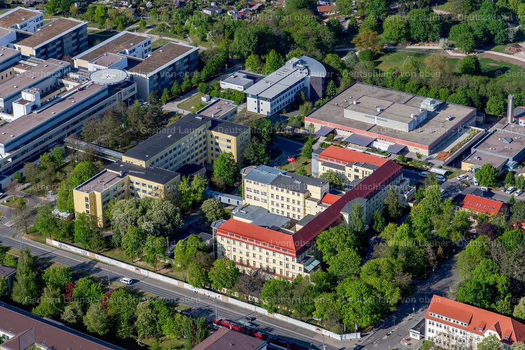 4025842 | ERFURT 06.05.2020 Klinikgelände des Krankenhauses " Helios Klinikum Erfurt " im Ortsteil Andreasvorstadt in Erfurt im Bundesland Thüringen, Deutschland. Weiterführende Informationen bei: HELIOS Kliniken GmbH,  Helios Klinikum Erfurt,  wörner traxler richter planungsgesellschaft mbh. // hospital grounds of the Clinic " Helios Klinikum Erfurt " in the district Andreasvorstadt in Erfurt in the state Thuringia, Germany. Further information at: HELIOS Kliniken GmbH,  Helios Klinikum Erfurt,  woerner traxler richter planungsgesellschaft mbh. Foto: Gerhard Launer