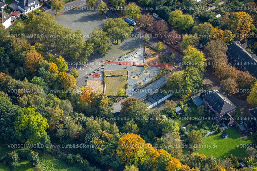 Neukirchen-Vluyn241013229 | Luftbild, Spielplatz Hindenburgplatz, Neukirchen, Neukirchen-Vluyn, Ruhrgebiet, Nordrhein-Westfalen, Deutschland