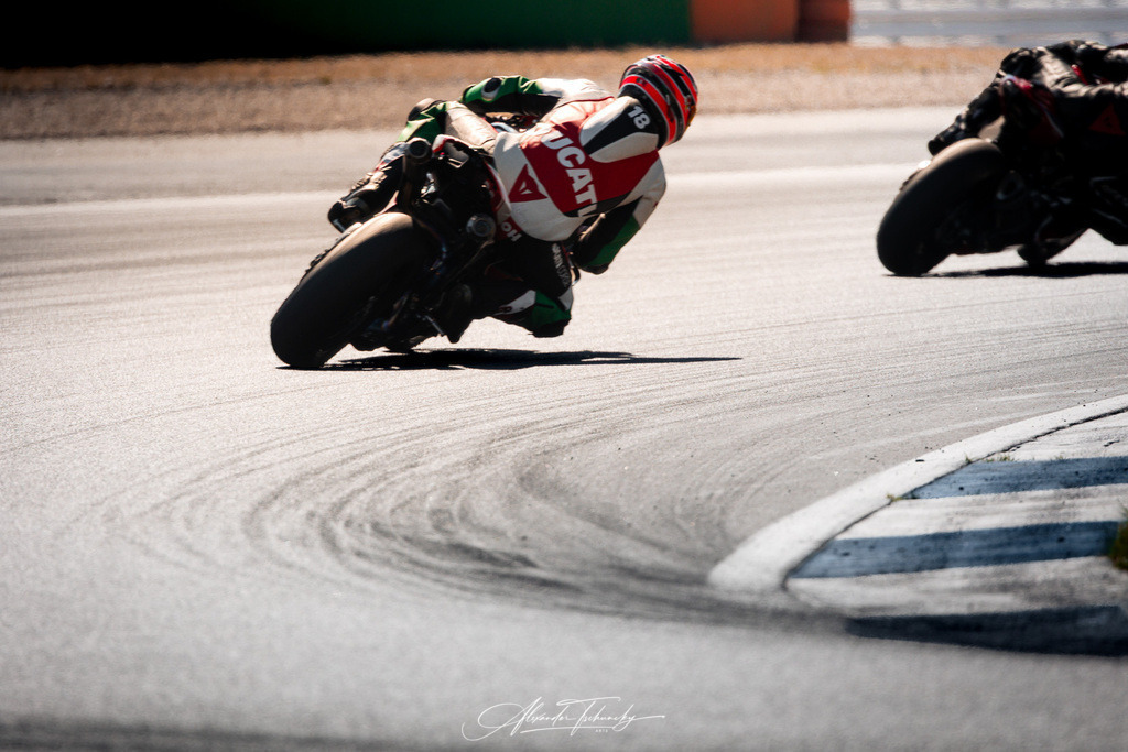 Ducati Trackday Hockenheimring 2026 | Entdecken Sie die faszinierende Welt von Alexander Tschuncky Arts: Kreative Fotografie, atemberaubende Automobilkunst und hochwertiger Bilderdruck. Lassen Sie sich inspirieren! - Realisiert mit Pictrs.com