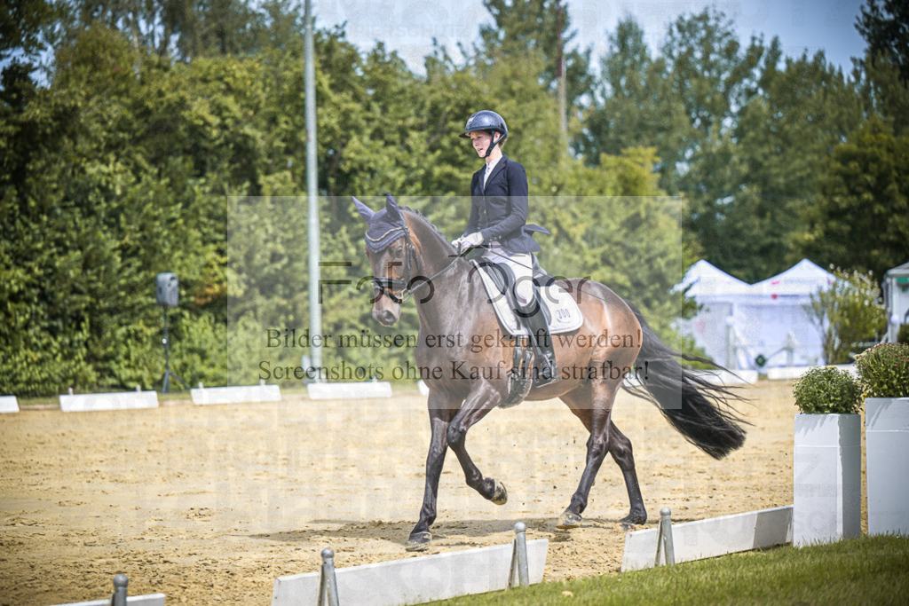 DOS_3349 | Entdecke hochwertige Reitturnierfotos von Foto Oger. Professionell, emotional und authentisch – jetzt Lieblingsmomente im Shop bestellen.Deutschlandweite Turnierfotografie. - Realisiert mit Pictrs.com