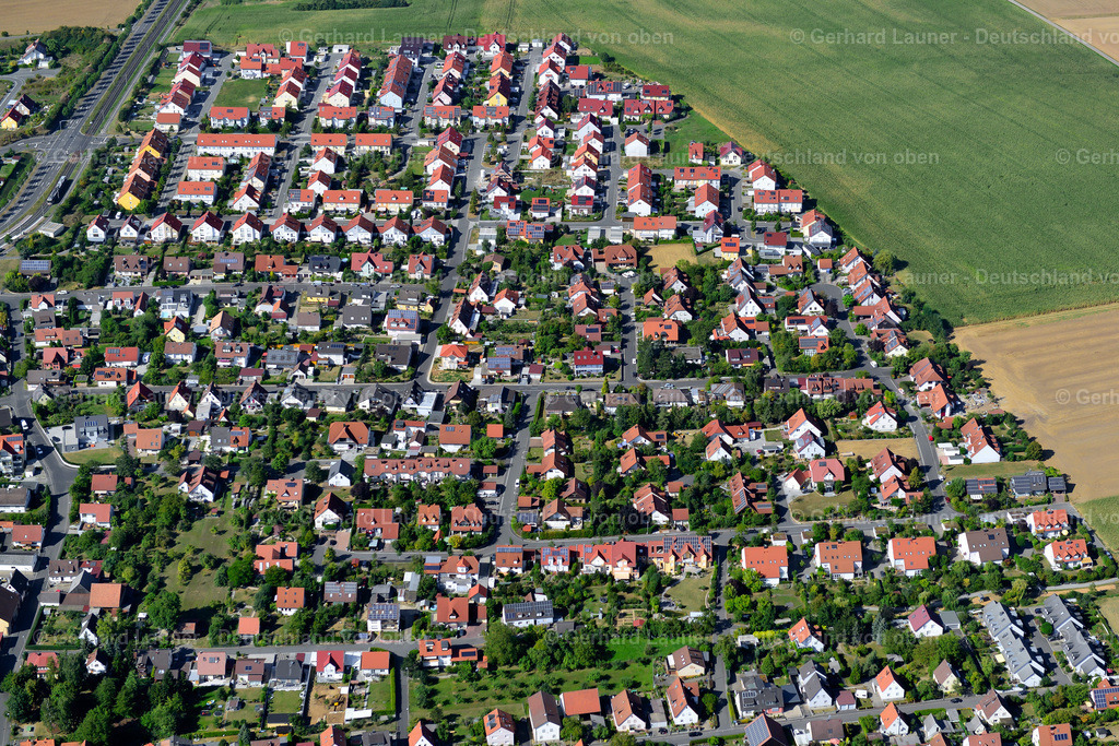 3650403 | ROTTENBAUER 31.08.2016 Wohngebiet - Mischbebauung der Mehr- und Einfamilienhaussiedlung  in Rottenbauer im Bundesland Bayern, Deutschland // Residential area - mixed development of a multi-family housing estate and single-family housing estate  in Rottenbauer in the state Bavaria, Germany Foto: Gerhard Launer