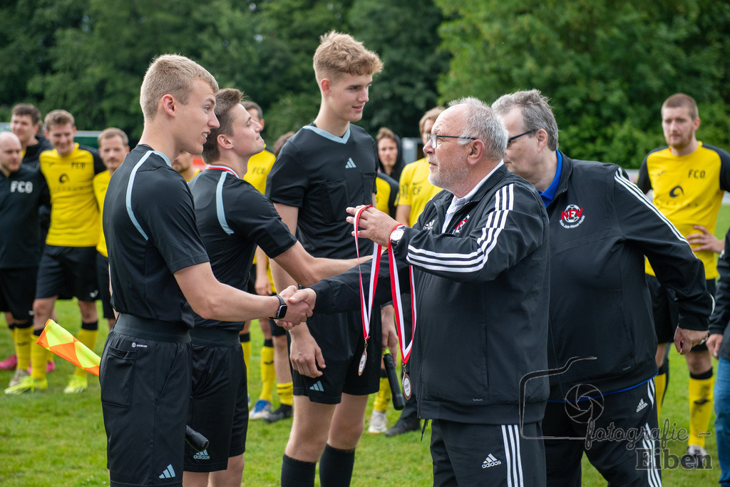 1. FC Ohmstede-SVE Wiefelstede | Herren Kreispokalfinale Jade-Weser-Hunte; 1.FC Ohmestede (gelb) - SVE Wiefelstede (weiß) am 16.06.2024; in Obenstrohe (Plaggenkrugstraße), Photo: Philip Eiben 2024 - Realisiert mit Pictrs.com