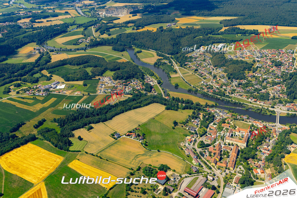 Das Luftbild der Stadt Reichenbach wurde 2022 vom Flugzeug heraus erstellt (keine Drohnen-Aufnahmen) Aufnahmehöhe ca.450 Meter- hohe Bildauflösung und Druck-Qualität. Garantiert!