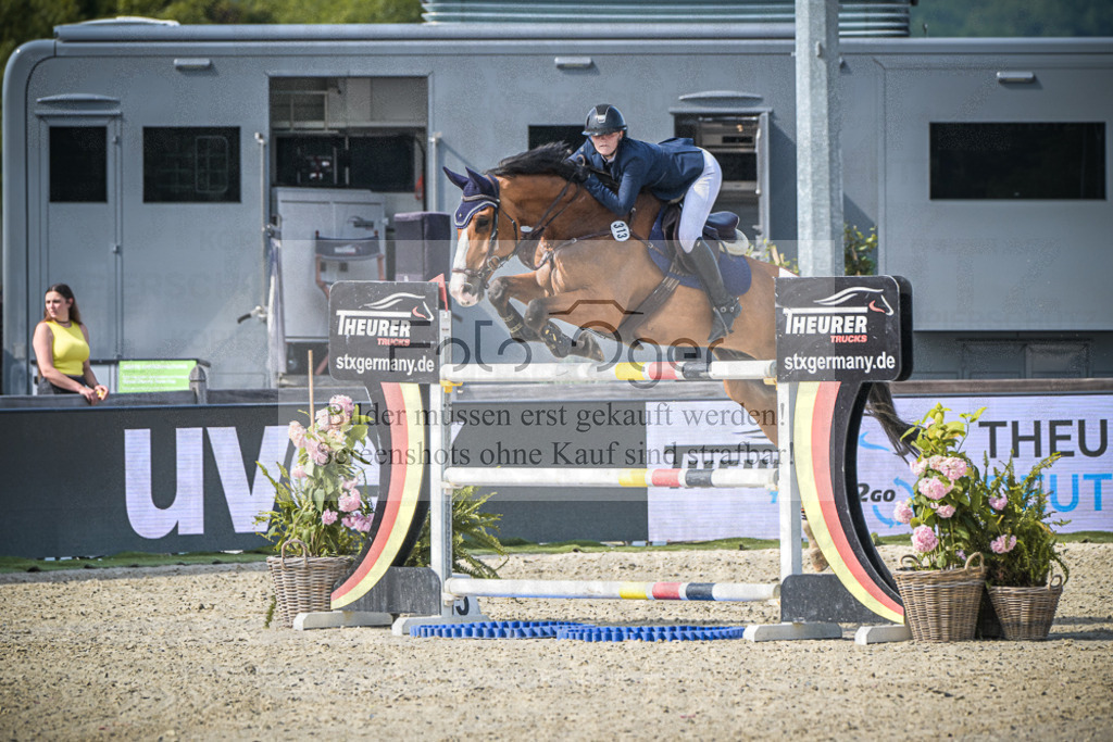DOS_7484 | Entdecke hochwertige Reitturnierfotos von Foto Oger. Professionell, emotional und authentisch – jetzt Lieblingsmomente im Shop bestellen.Deutschlandweite Turnierfotografie. - Realisiert mit Pictrs.com