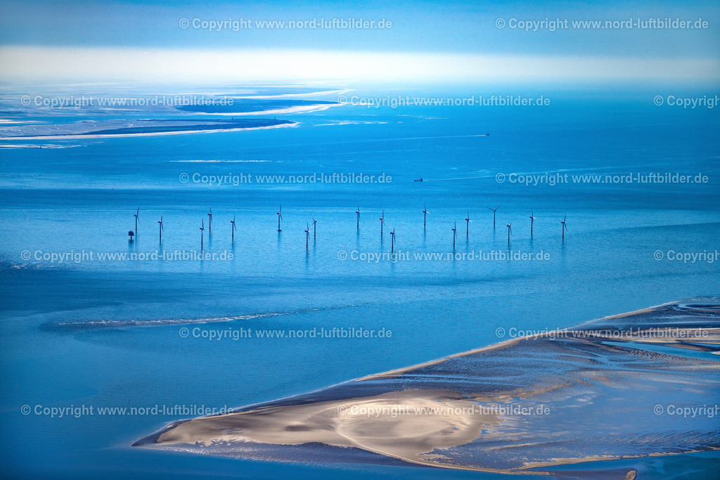 Windpark_Nordergründe_Außenweser_Wangerooge_Spiekeroog_ELS_9471300423 | BUTJADINGEN 30.04.2023 Offshore- Windpark auf der Wasseroberfläche der Nordsee in Nordergründe im Bundesland Niedersachsen, Deutschland. Weiterführende Informationen bei: Senvion Deutschland GmbH,  TenneT TSO GmbH. // Wind turbines of the offshore wind farm on the water surface of North Sea in Nordergruende in the state Lower Saxony, Germany. Further information at: Senvion Deutschland GmbH,  TenneT TSO GmbH. Foto: Martin Elsen