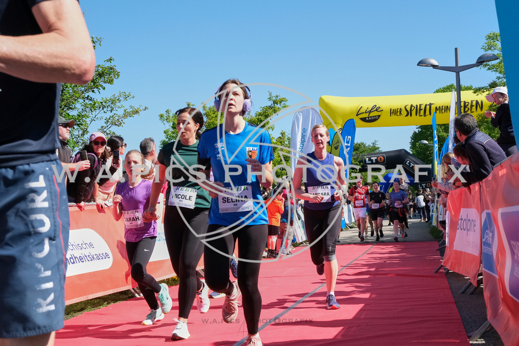 ..... | LINZ,AUSTRIA,27.April 24, Int. 3 Brückenlauf Linz  , Image shows: Photo: WAPICS / Michael ring