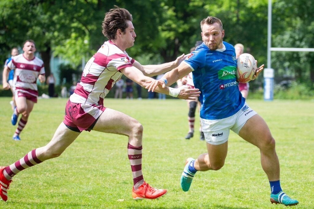 Rugby 1. Bundesliga Süd/West, Saison 2024/25, 14. Spieltag: SC Neuenheim gegen RSV Köln***Neuenheim auf dem Weg zum Versuch | Rugby 1. Bundesliga Süd/West, Saison 2024/25, 14. Spieltag: SC Neuenheim gegen RSV Köln***Neuenheim auf dem Weg zum Versuch - Realisiert mit Pictrs.com