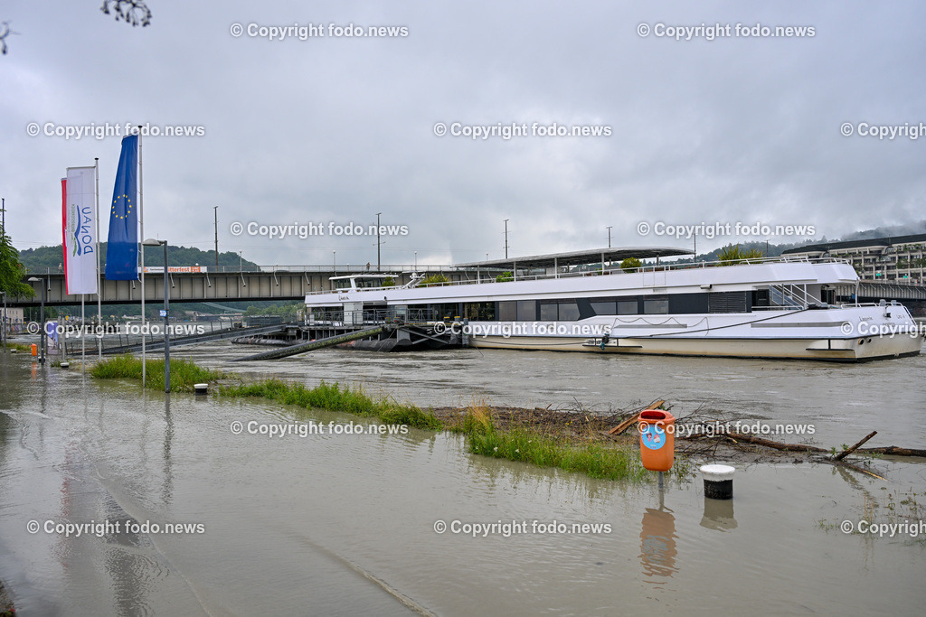 Linz_ Urfahr_ Donau_ Hochwasser_ 04.06.2024-16 | 04.06.2024, Linz, AUT, Urfahr, Hochwasser, im Bild Donau, Donaulaende Linz, Lentos, Schiffsanlegestelle