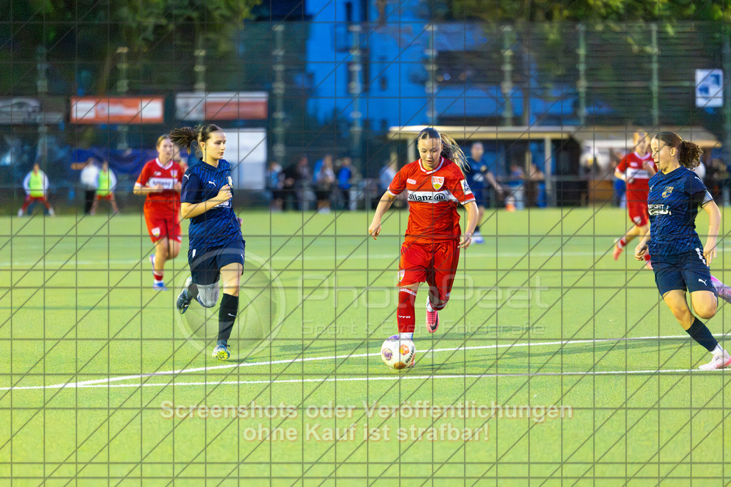 20261007_190317_0066_(c)_by_PhotoPeet | #,ASV Spartania Eislingen (blau) vs. VFB Stuttgart (rot), Fußball, Verbandspokal der B-Juniorinnen,  Saison 2026/2027, Kunstrasenplatz, Öschhalle, 73054 Eislingen, 07.10.2026 - 18:30 Uhr,Foto: PhotoPeet / Sport- &amp; Eventfotografie / Peter Harich