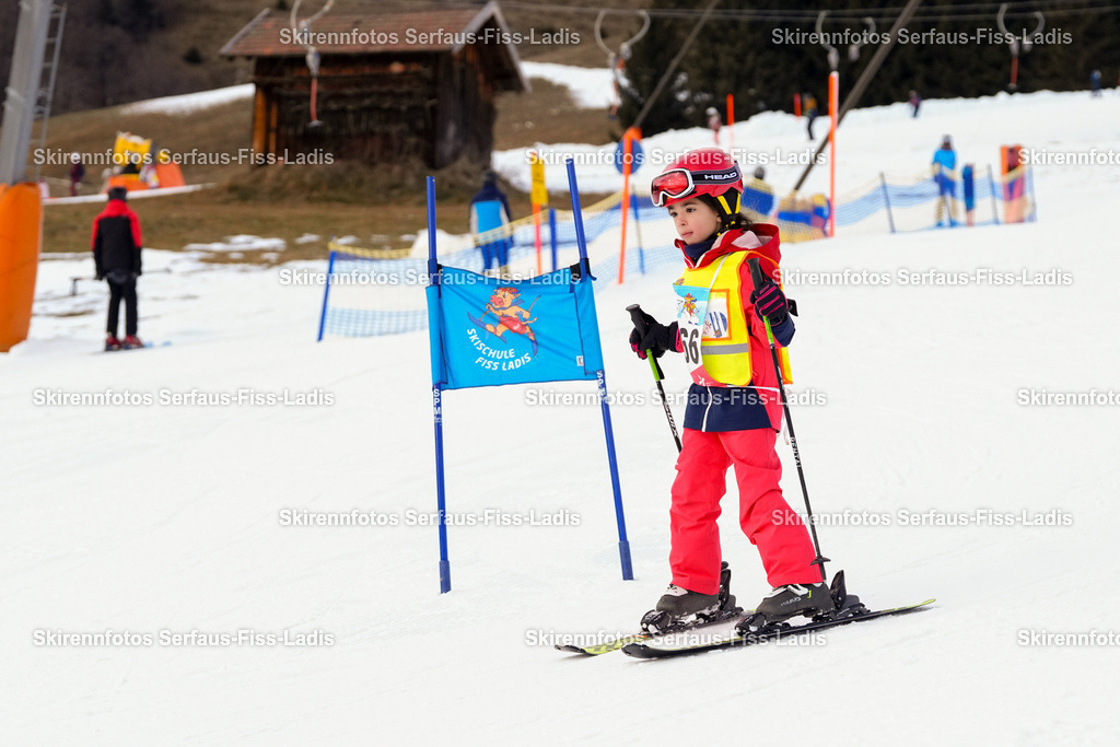 SRF_02.01.2026_0981 | Skirennfotos,Serfaus,Fiss,Ladis,Kinderskirennen,Winter,Tirol,Oberland,skirace,SFL,feelfree,weil wir's genießen,ski,Ski,skifahren,Sonnenplateau, - Realisiert mit Pictrs.com