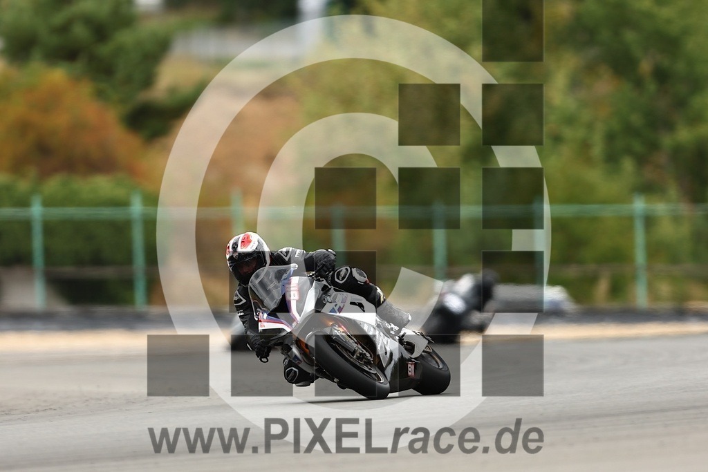 0811-20250830_07769 | Schöne Erinnerungen an spannende Momente - das festzuhalten ist unser Job. PIXELrace.de ist seit 2003 auf den Rennstrecken Europas unterwegs um die Action draußen beim Fahren und die wunderbare Stimmung imm Fahrerlager für euch einzufangen.