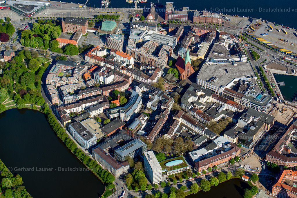 3802095 | KIEL 07.08.2020 Altstadtbereich und Innenstadtzentrum an der Schloßstraße - Alter Markt in Kiel im Bundesland Schleswig-Holstein, Deutschland. // Old Town area and city center on Schlossstrasse - Alter Markt in Kiel in the state Schleswig-Holstein, Germany. Foto: Gerhard Launer