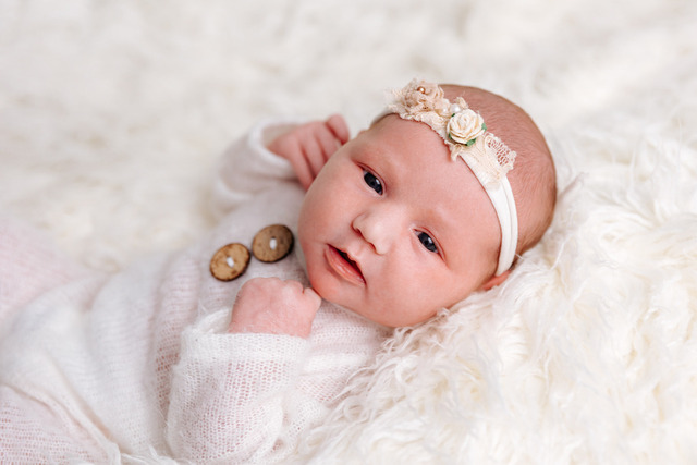 2023_ Dezember Tessa (25) | Baby- und Familienfotografin aus Brakel, Newbornshooting, Babyshooting, Babyfotos, Kinderfotos, Familienfotos, Kita- Fotografin, Fotoshooting Brakel, Fotograf, Neugeborene, zauberhafte Errinnungen, Bianka Zimmermann Fotografie - Realisiert mit Pictrs.com