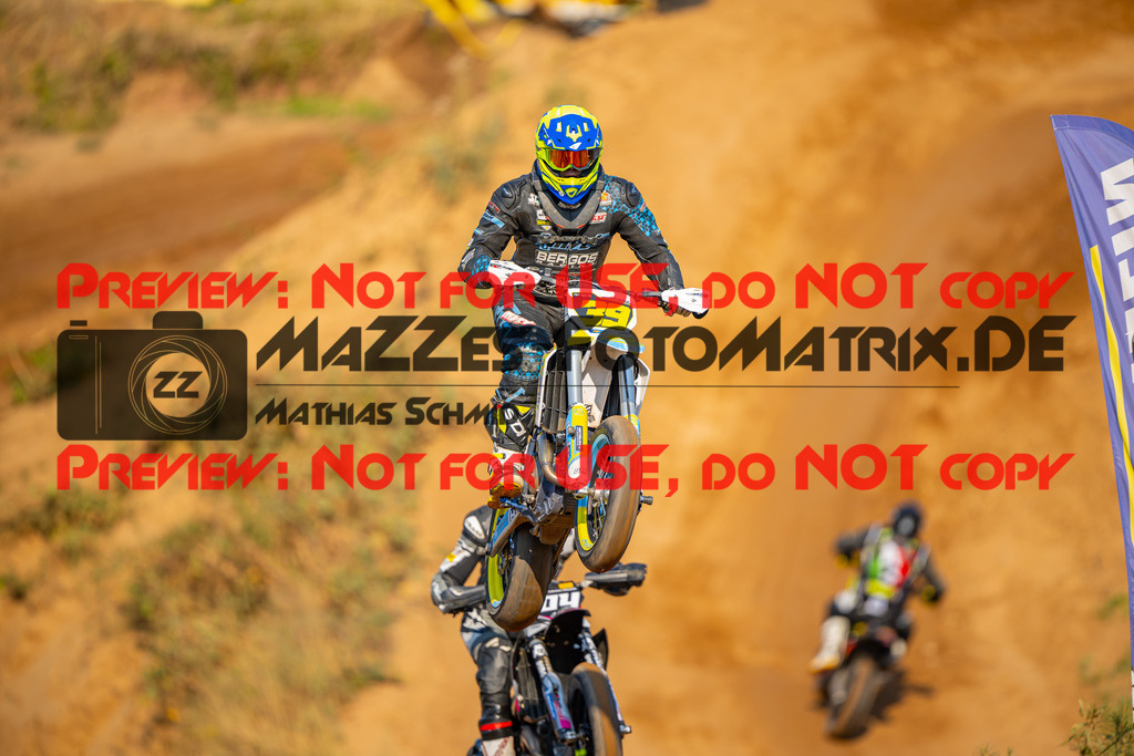 MaZZes-Fotomatrix-20260815-602108 | S2