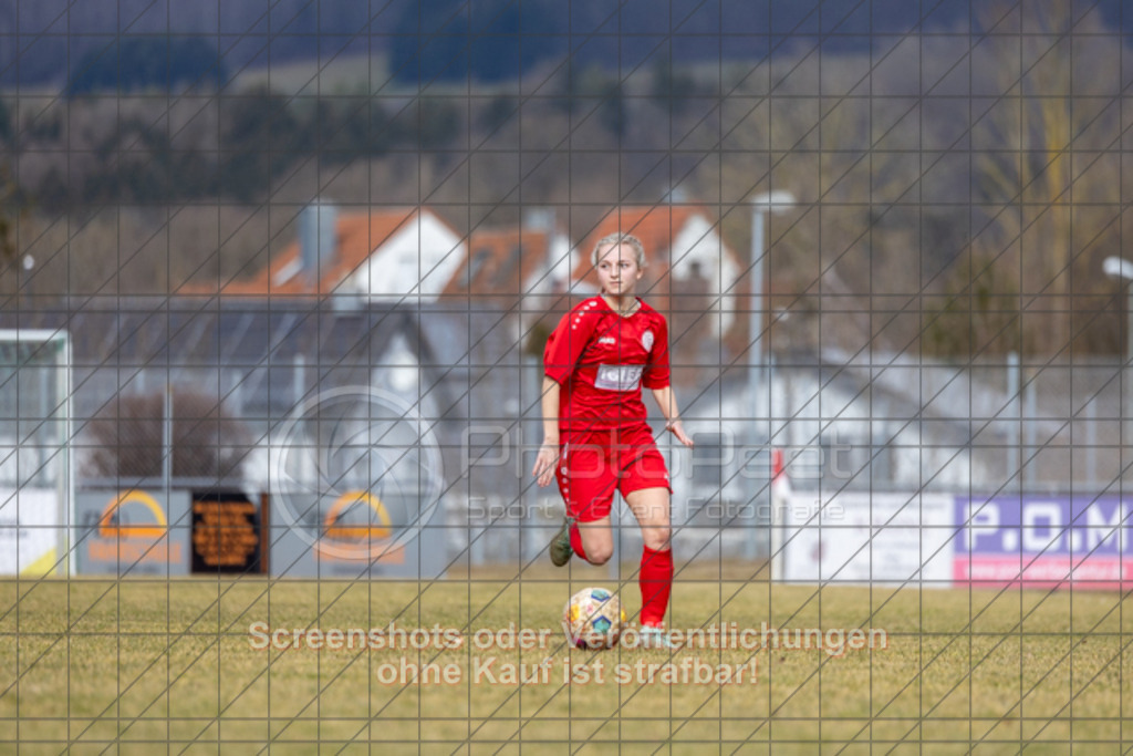20250223_134413_0347 | #,1.FC Donzdorf (rot) vs. TSV Tettnang (schwarz), Fussball, Frauen-WFV-Pokal Achtelfinale, Saison 2024/2025, Rasenplatz Lautertal Stadion, Süßener Straße 16, 73072 Donzdorf, 23.02.2025 - 13:00 Uhr,Foto: PhotoPeet-Sportfotografie/Peter Harich