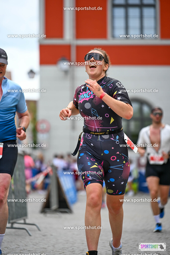 SZI_8050 | Stadttriathlon Erding 2025. #yourpictrs #sportshot_your_pictrs @Sportshotphotography #stadttriathlonerding Copyright: www.sportshot.de