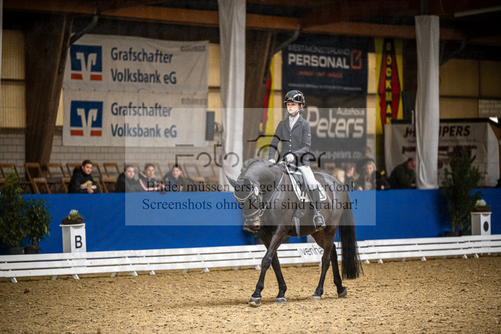 DOS_1094 | Entdecke hochwertige Reitturnierfotos von Foto Oger. Professionell, emotional und authentisch – jetzt Lieblingsmomente im Shop bestellen.Deutschlandweite Turnierfotografie. - Realisiert mit Pictrs.com
