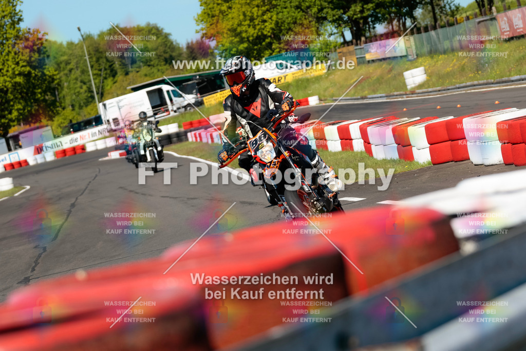 Moto-TeamOBK-21713 | Hier findet Ihr Bilder von Touristenfahrten auf der Nürburgring Nordschleife oder von anderen Veranstaltungen die ich besucht habe. Viel Spass beim Durch Schauen 