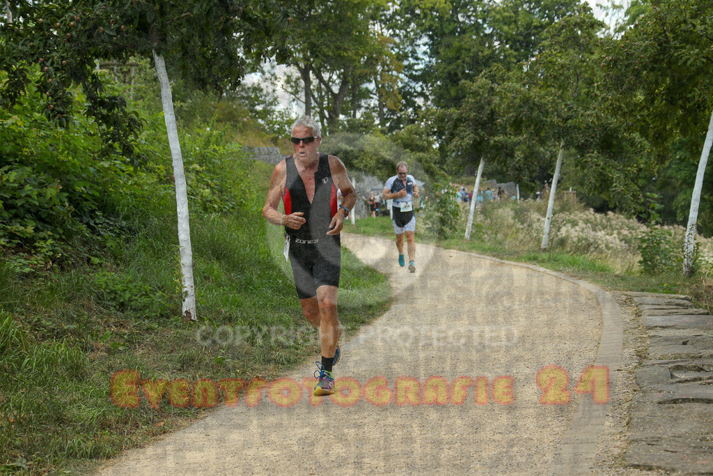 250824_1350_EX1_3908 | Sportfotografie im Rhein-Sieg Kreis, Köln, Bonn, NRW, Rheinland Pfalz, Hessen, etc. Unser Tätigkeitsfeld umfasst den Laufsport vom Volkslauf über den Marathon, Duathlon, Triathon bis zum Ultralauf wie Kölnpfad Ultra oder Schindertrail.