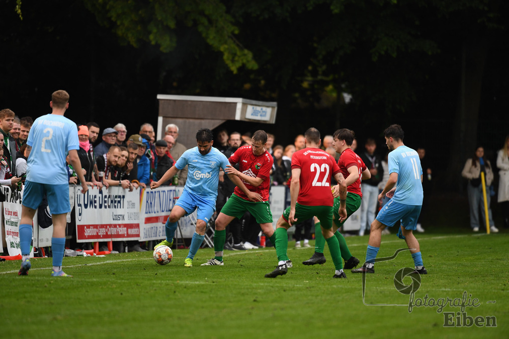 BV Bockhorn-SG FriPe | Relegation zur Kreisliga; BV Bockhorn (weiß)-SG FriPe (rot) am 05.06.2025 in Oldenburg/Ofenerdiek (Lagerstraße), Photo: Philip Eiben 2025 - Realisiert mit Pictrs.com